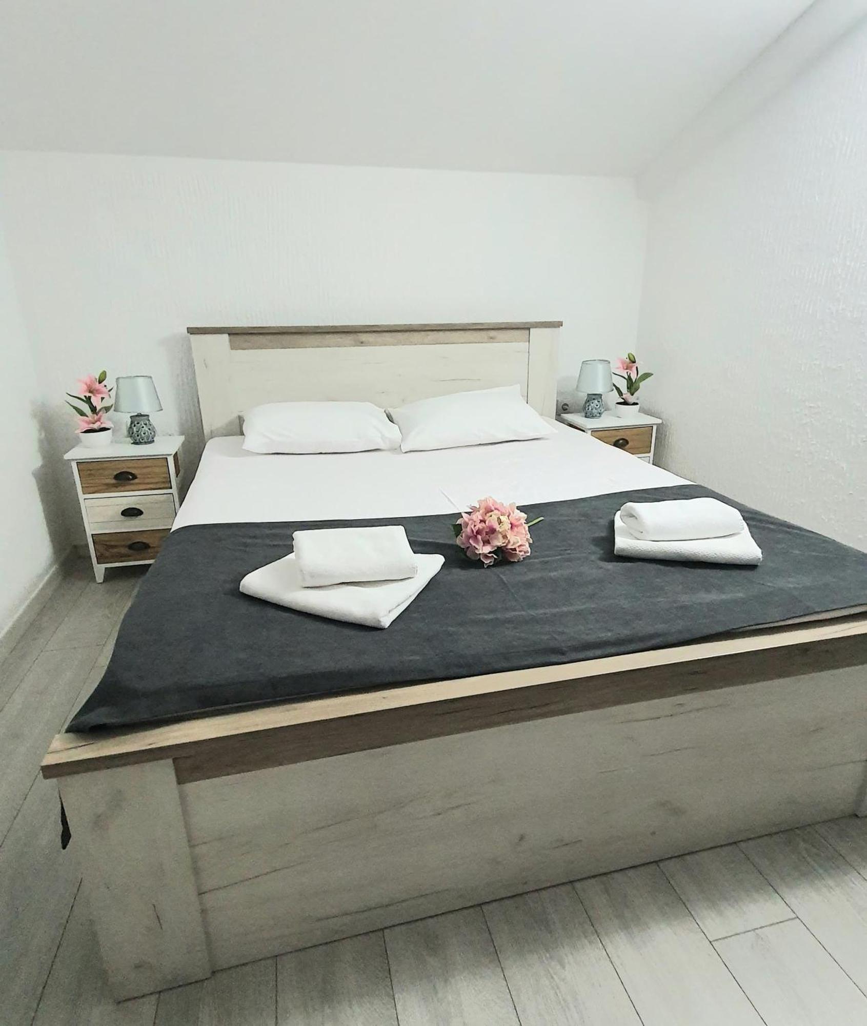 Lucic Rooms & Suites Budva Chambre photo