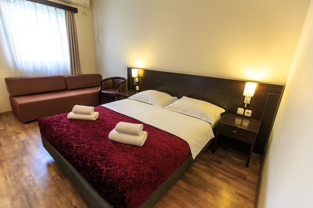 Lucic Rooms & Suites Budva Extérieur photo